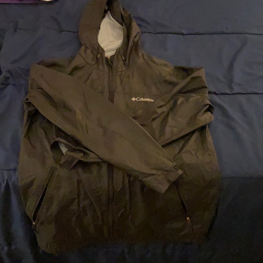 Columbia Rain Jacket. Size Medium.